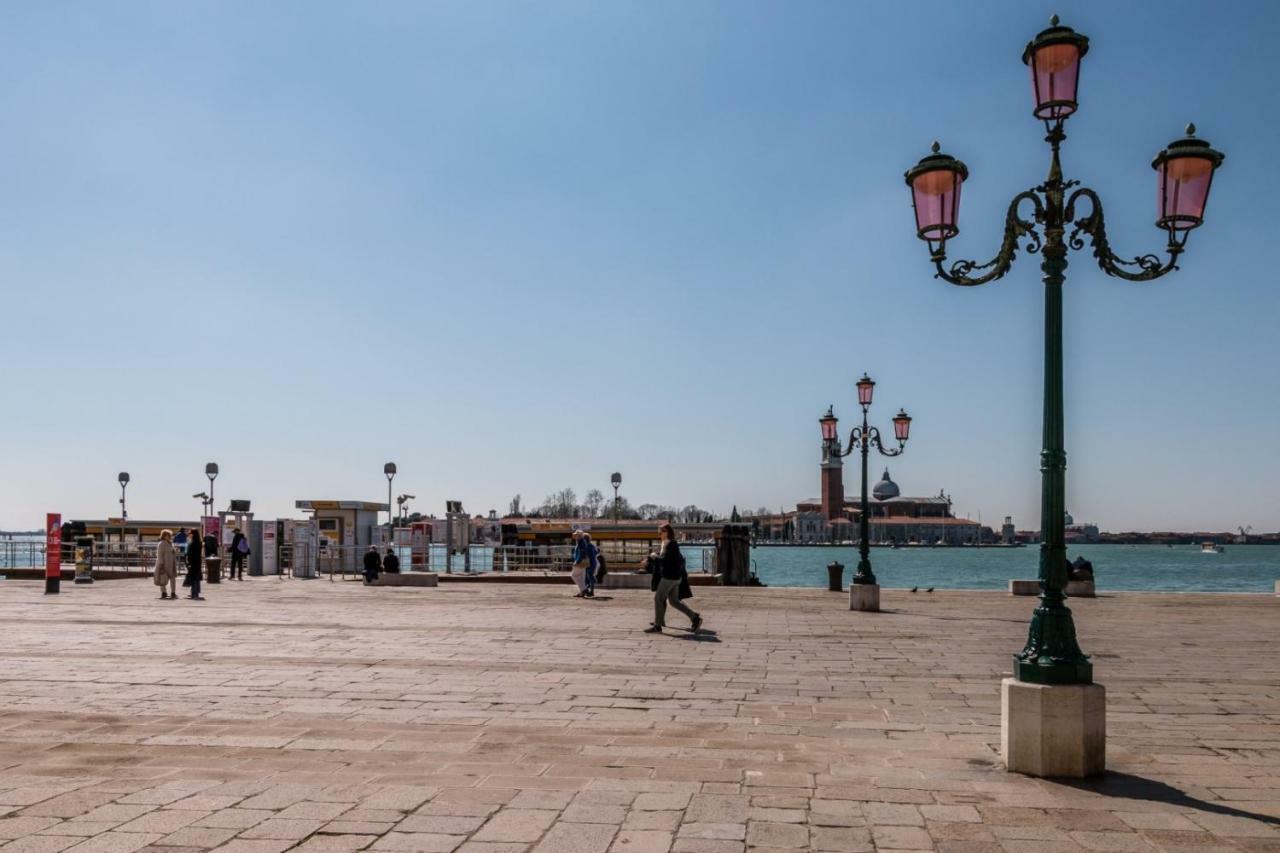 Apartamento Arsenale 2352 Library By Biennale Exhibition Venecia